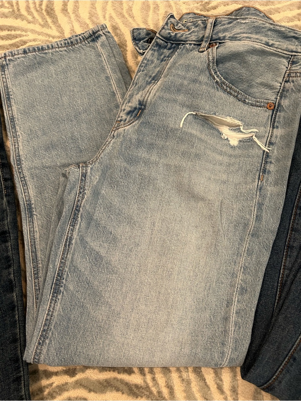 Jean Bundle, 4 Pairs Size 6-8, Straight, Wide, Flare, and Boot leg Jeans - Picture 10 of 16
